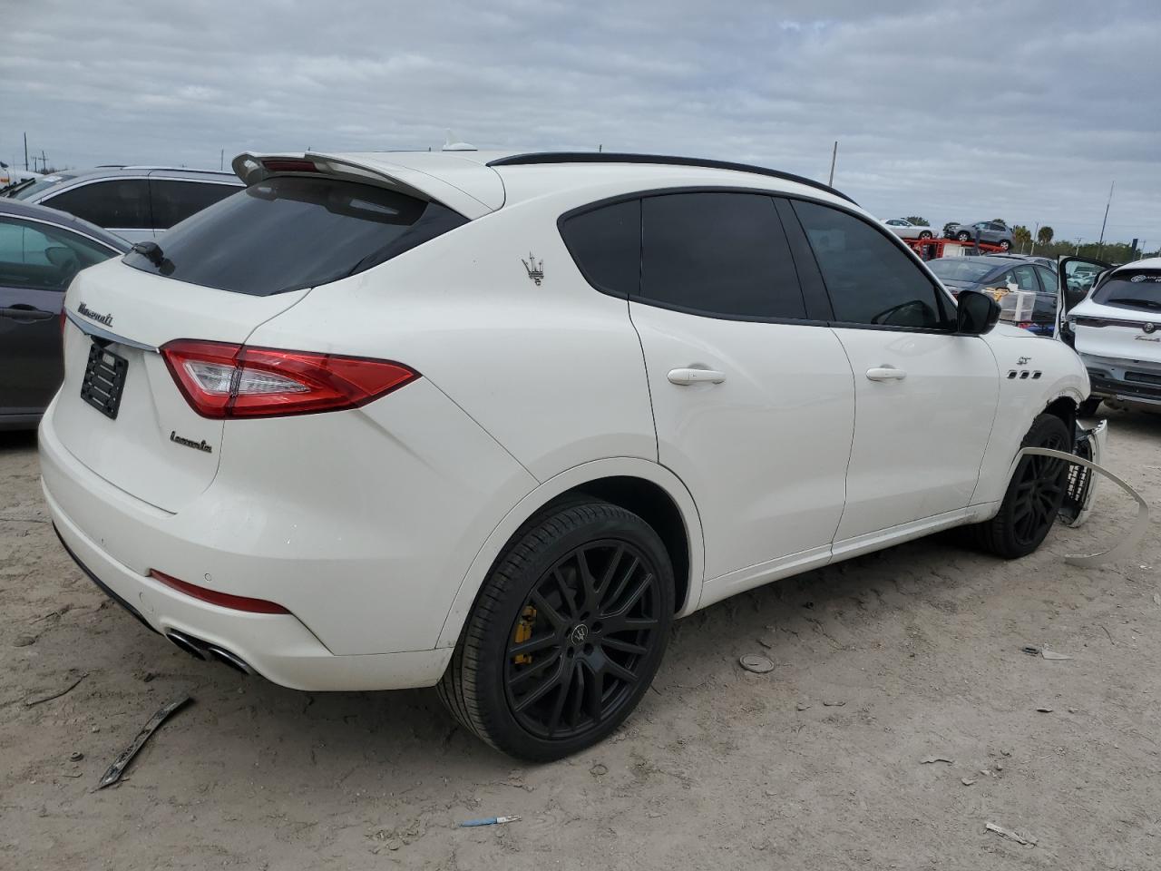 2022 Maserati Levante Base VIN: ZN661XUA7NX387629 Lot: 41622914