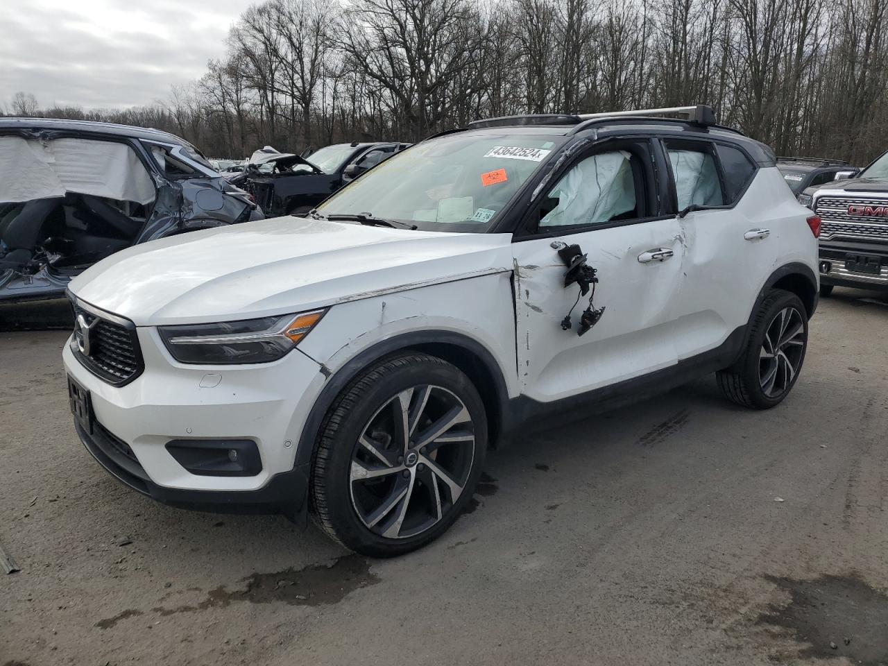 YV4162UM1N2695724 2022 Volvo Xc40 T5 R-Design