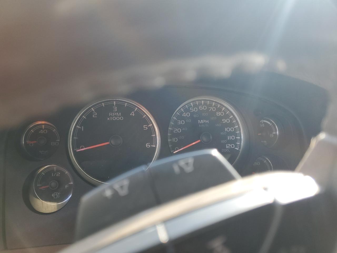 2011 Chevrolet Suburban C1500 Lt VIN: 1GNSCJE09BR218393 Lot: 41403424