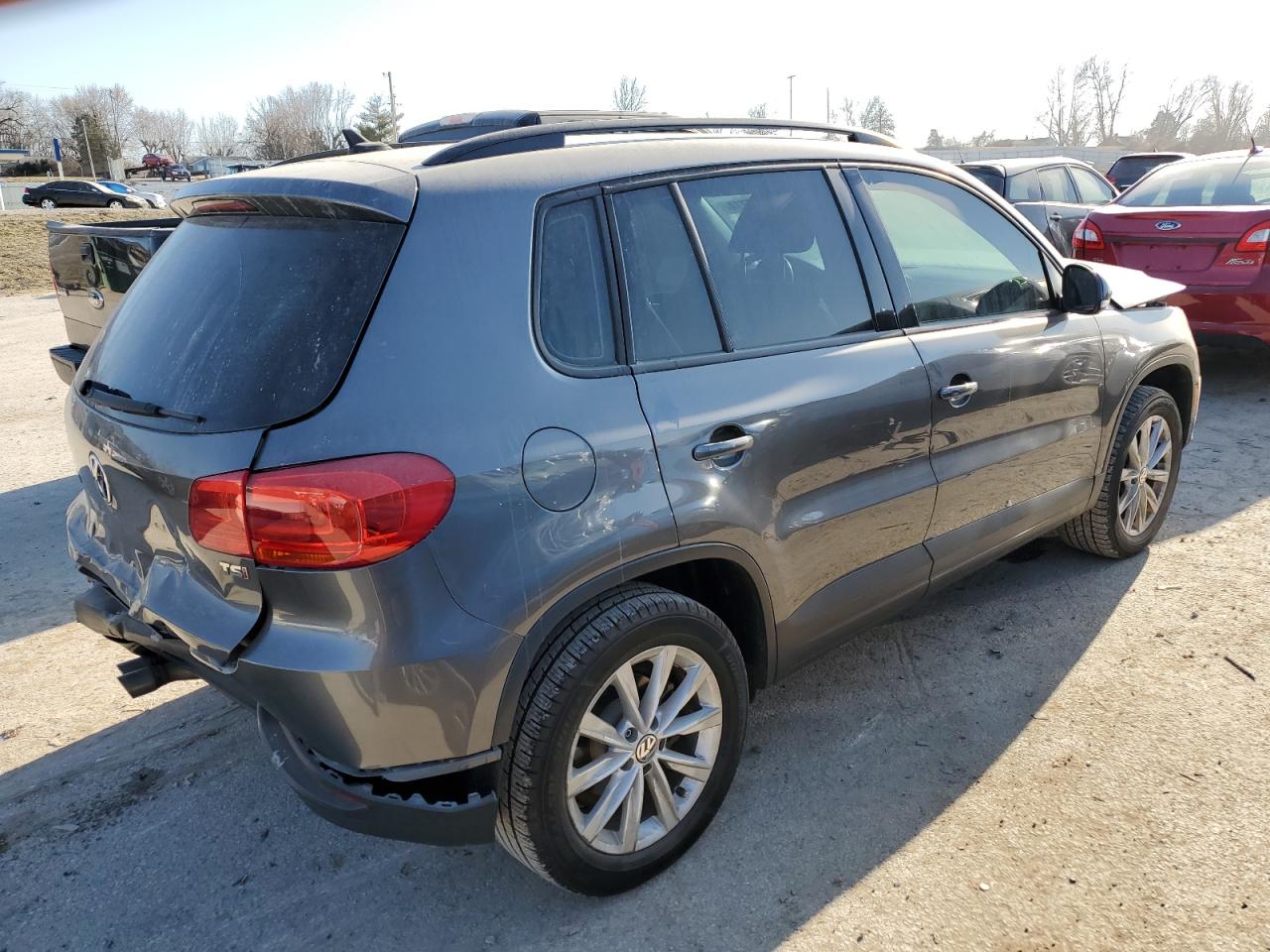 2018 Volkswagen Tiguan Limited VIN: WVGAV7AX6JK001651 Lot: 42856714