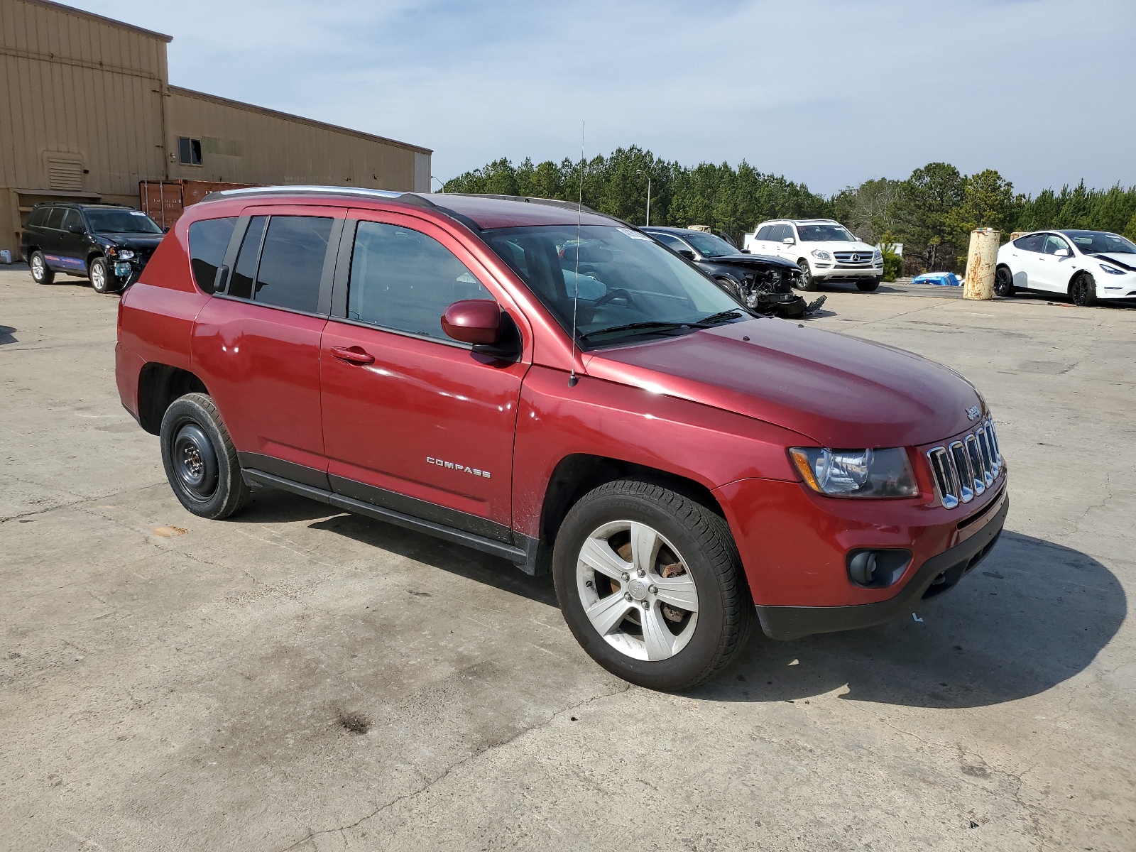 2014 Jeep Compass Latitude vin: 1C4NJDEB1ED539912