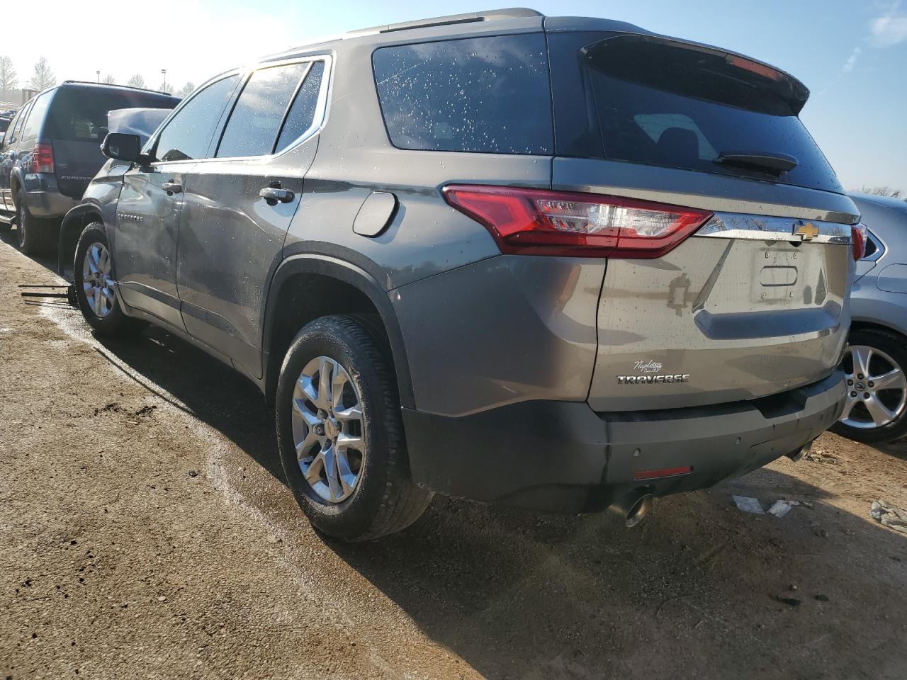 VIN 1GNERGKW9KJ223972 2019 CHEVROLET TRAVERSE no.2