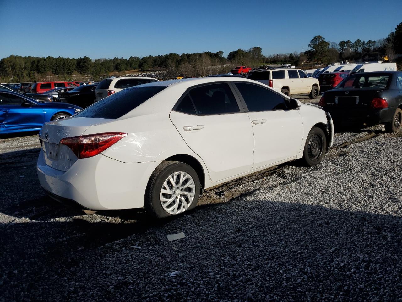 2018 Toyota Corolla L VIN: 5YFBURHE4JP848133 Lot: 42667864