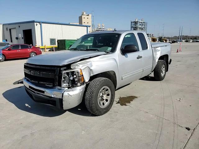 2011 Chevrolet Silverado C1500 Ls VIN: 1GCRCREA1BZ305851 Lot: 51343074