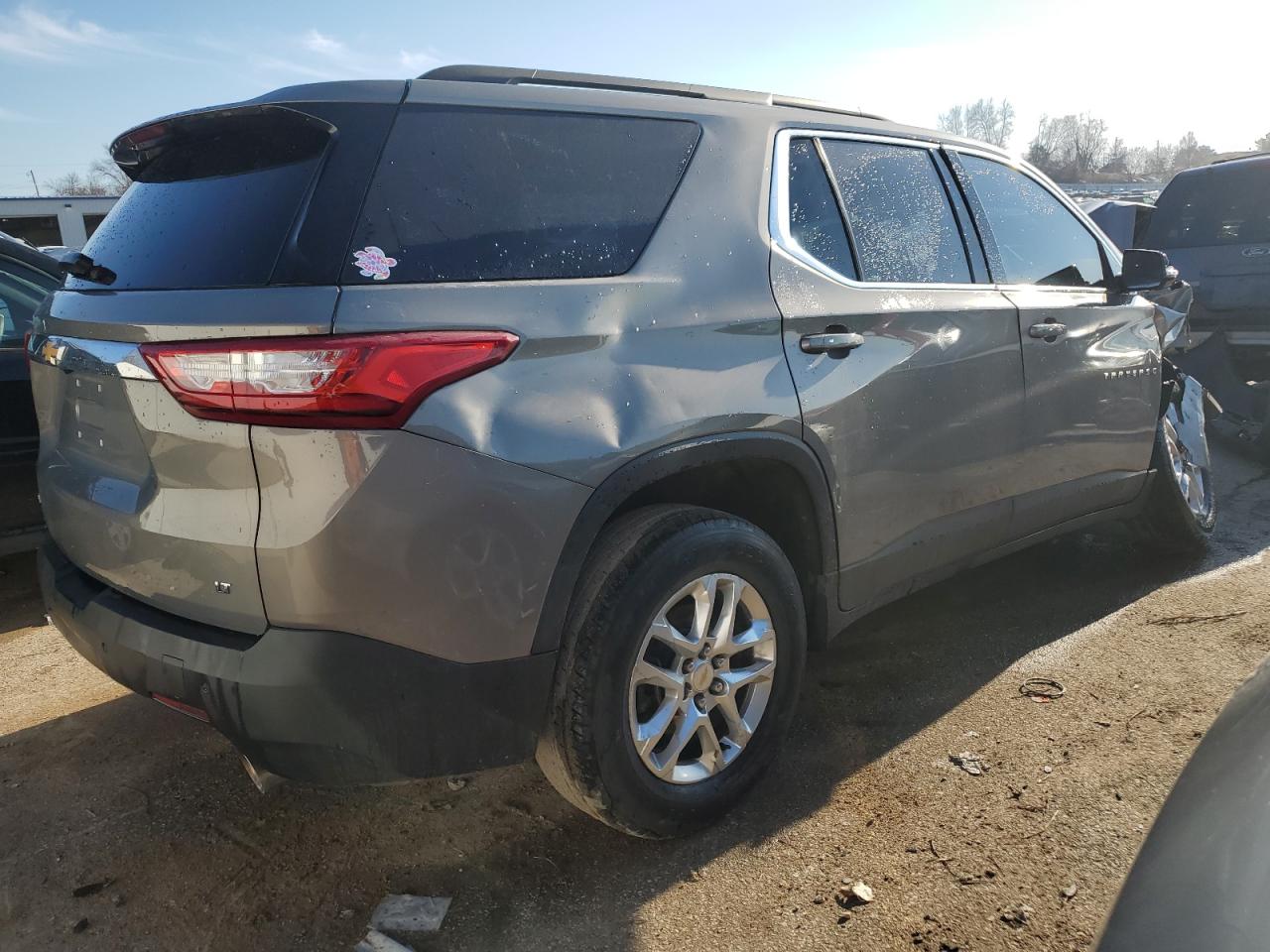 VIN 1GNERGKW9KJ223972 2019 CHEVROLET TRAVERSE no.3