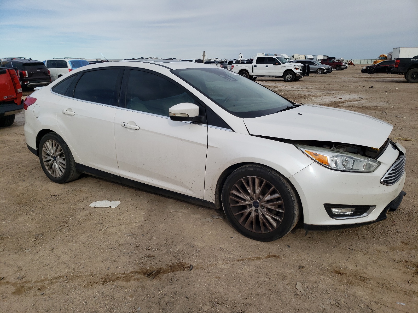 1FADP3J22HL235403 2017 Ford Focus Titanium