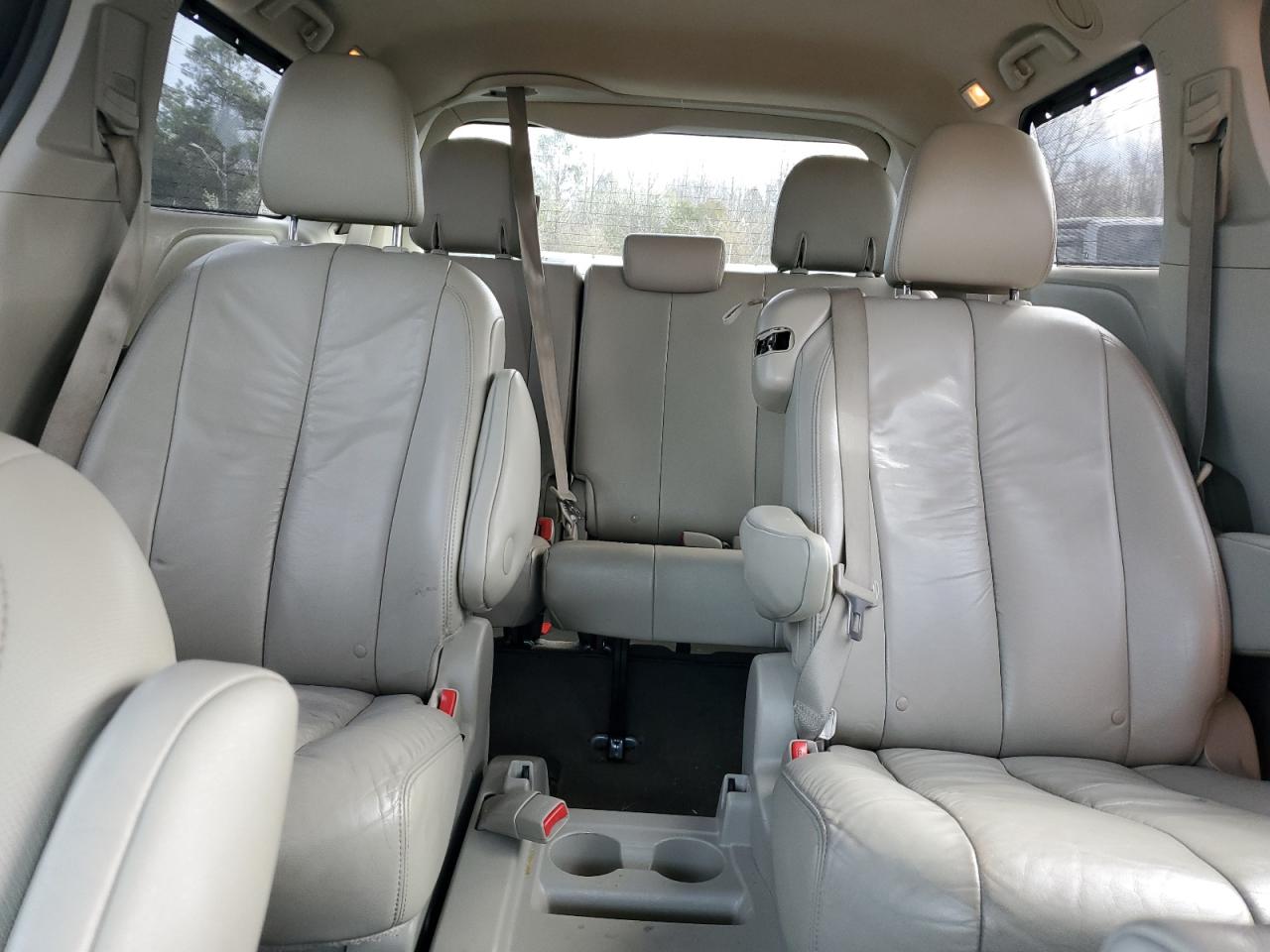 2011 Toyota Sienna Xle VIN: 5TDYK3DC1BS121963 Lot: 44811214