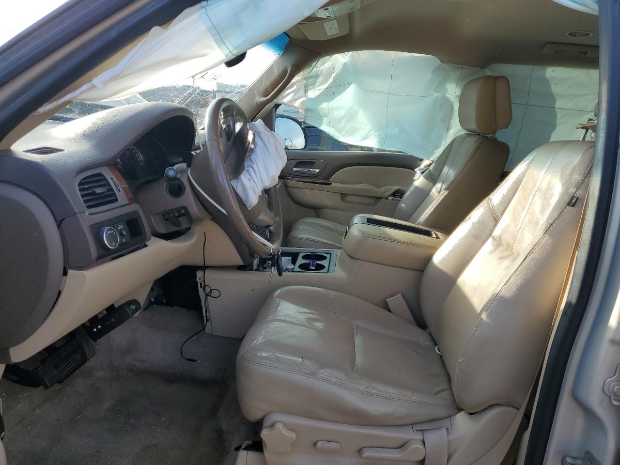 2011 Chevrolet Suburban C1500 Lt VIN: 1GNSCJE09BR218393 Lot: 41403424