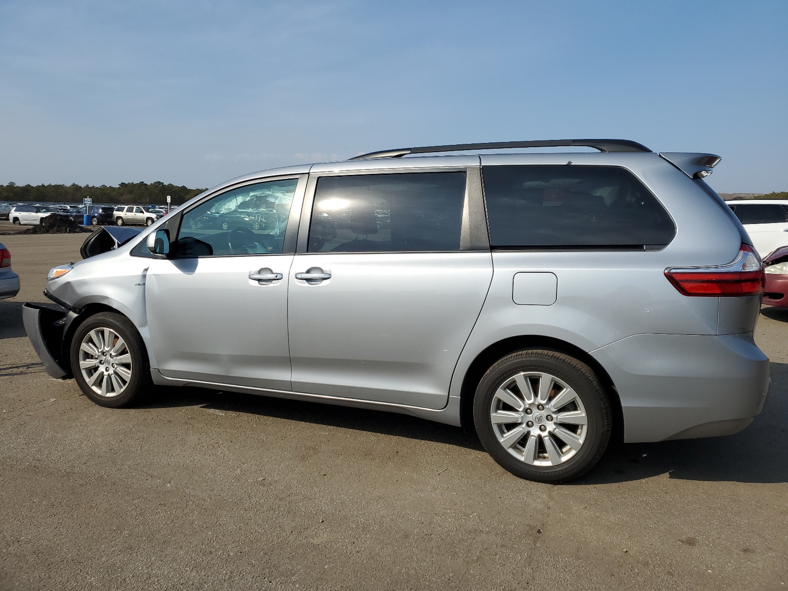 2017 Toyota Sienna Xle vin: 5TDDZ3DC2HS182239