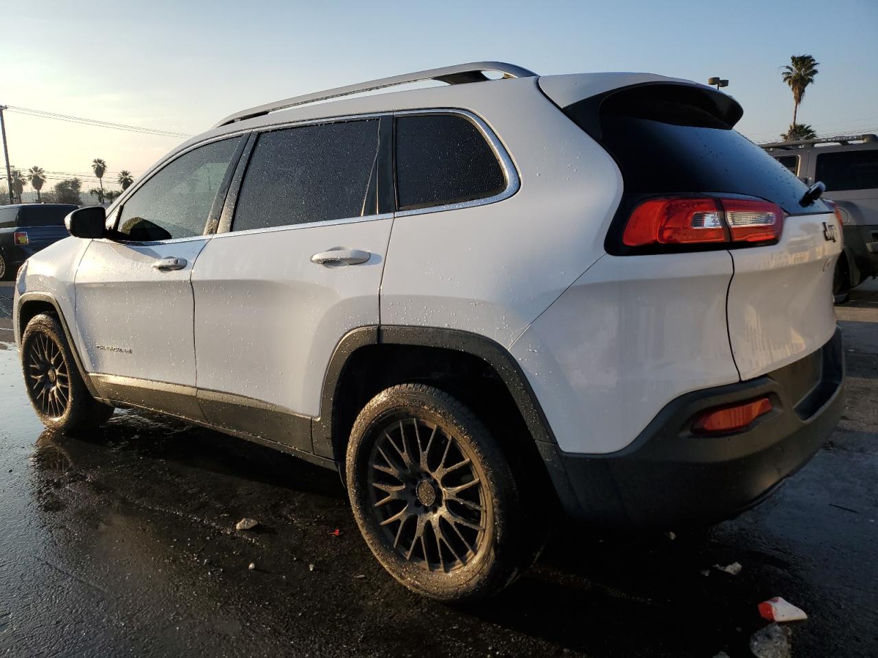 1C4PJLCB3HD214642 2017 JEEP GRAND CHEROKEE - Image 2