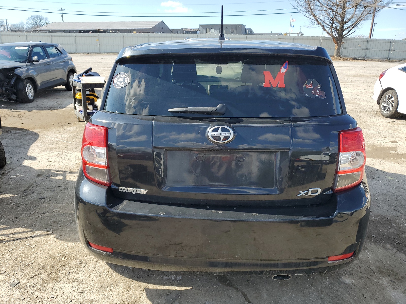 JTKKUPB4XE1045883 2014 Toyota Scion Xd