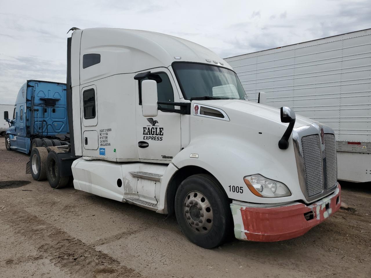 2016 Kenworth Construction T680 for Sale in Phoenix, AZ - Vandalism