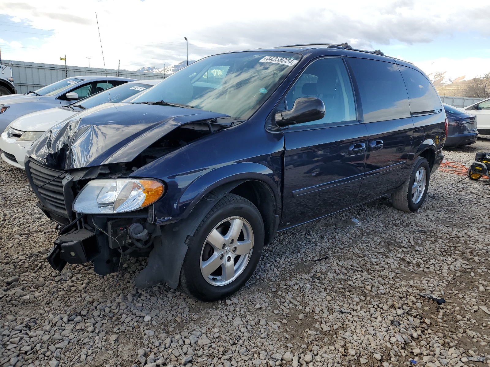 2D4GP44L65R531953 2005 Dodge Grand Caravan Sxt