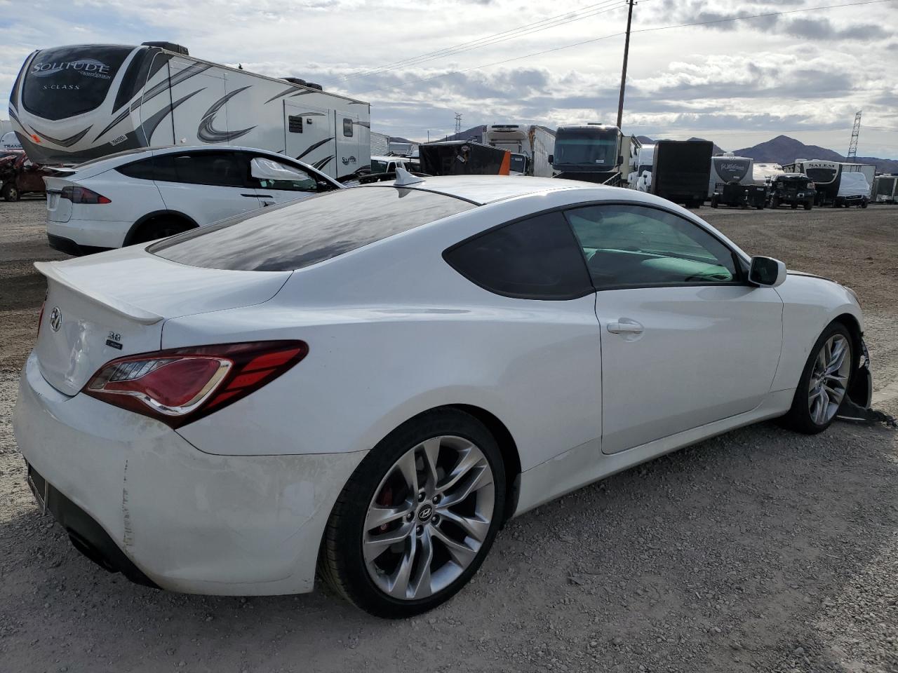 2013 Hyundai Genesis Coupe 3.8L VIN: KMHHU6KJ8DU107971 Lot: 43419444