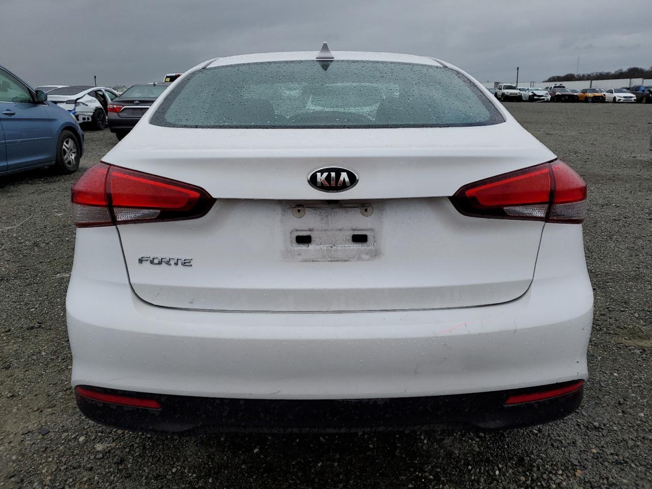 2017 Kia Forte Lx VIN: 3KPFL4A7XHE074274 Lot: 44927104