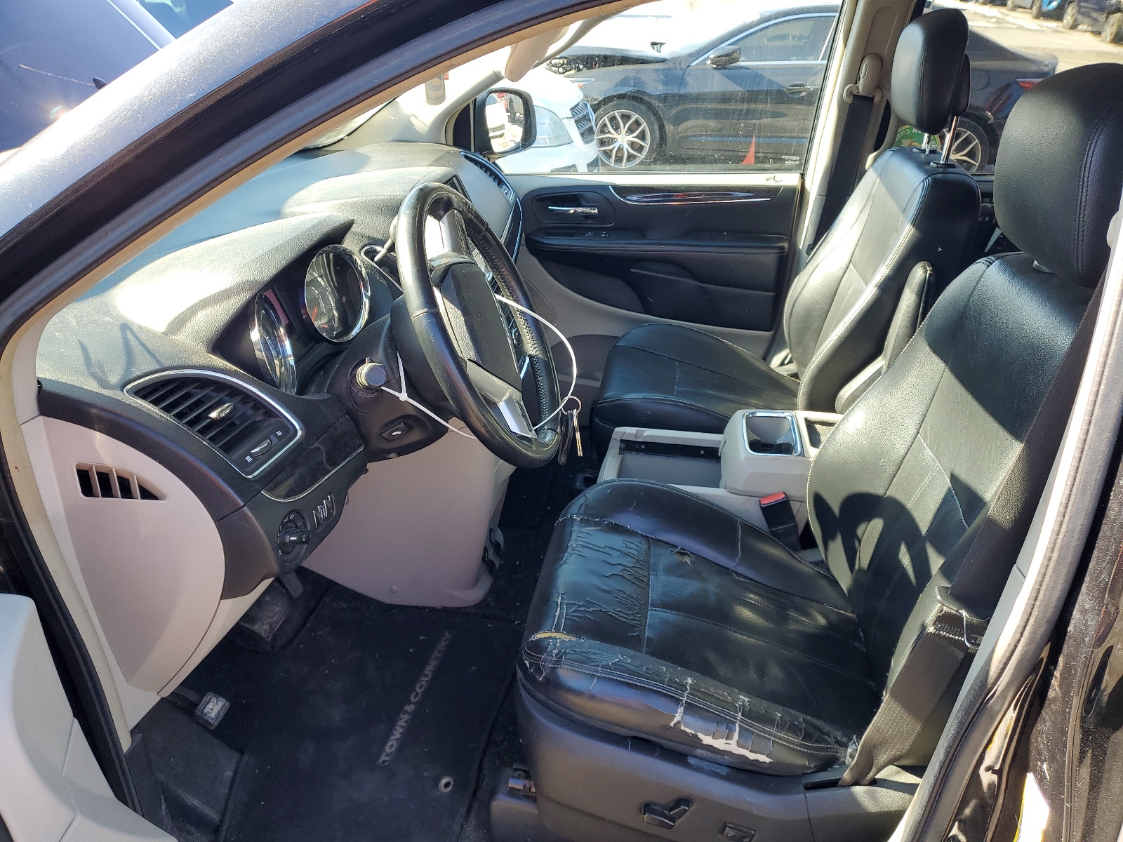 2A4RR8DG5BR803618 2011 Chrysler Town & Country Touring L