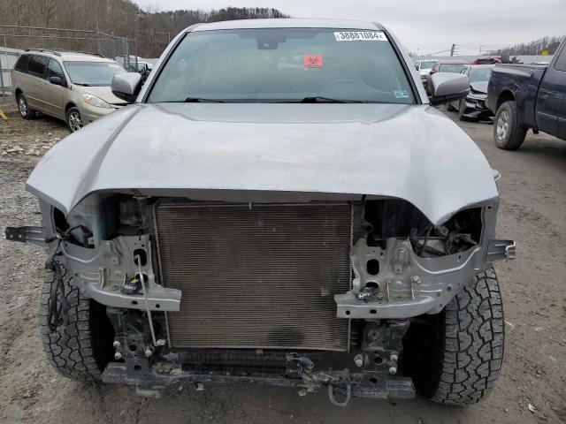  TOYOTA TACOMA 2019 Серебристый