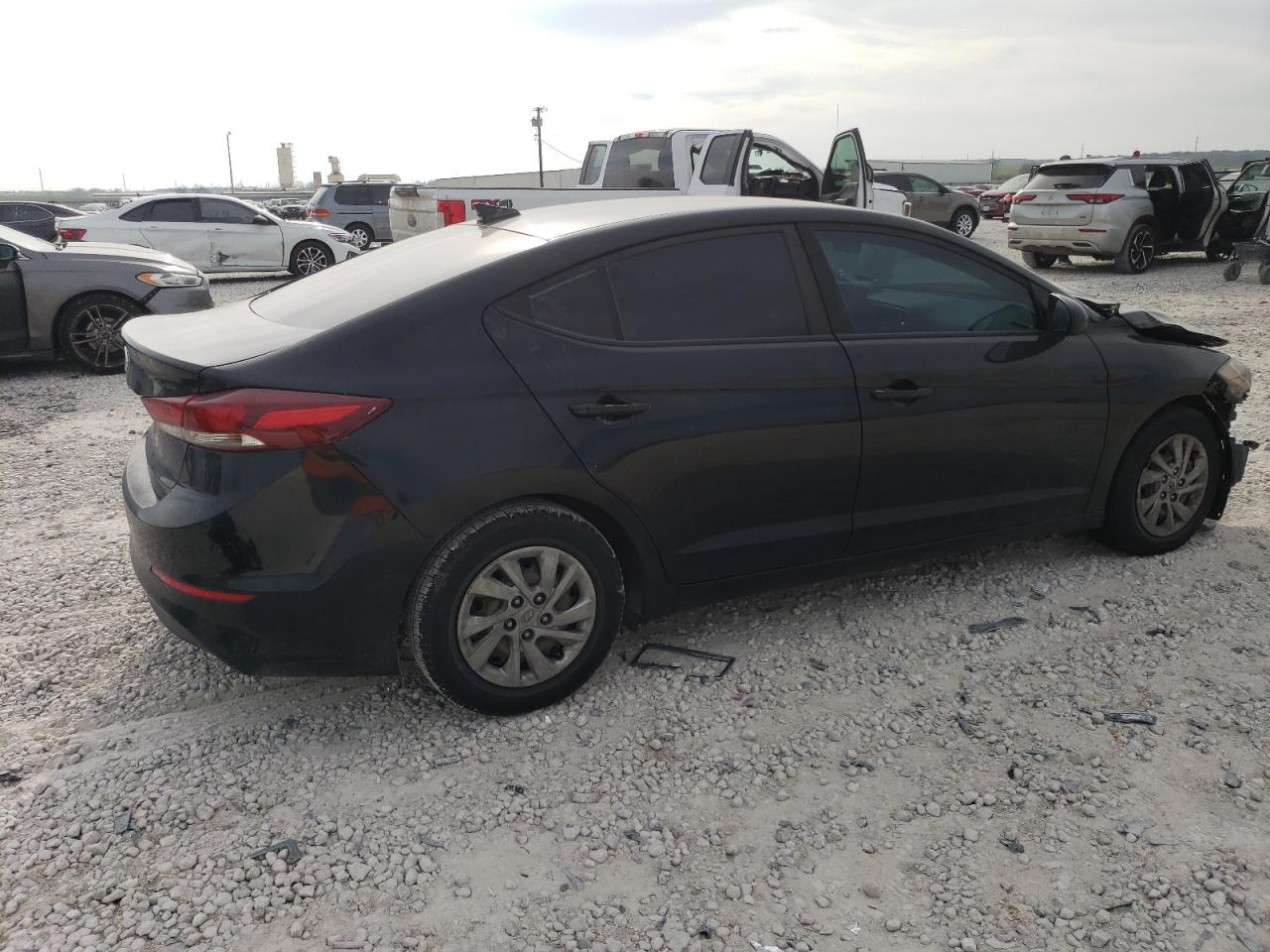 2017 Hyundai Elantra - Image 3