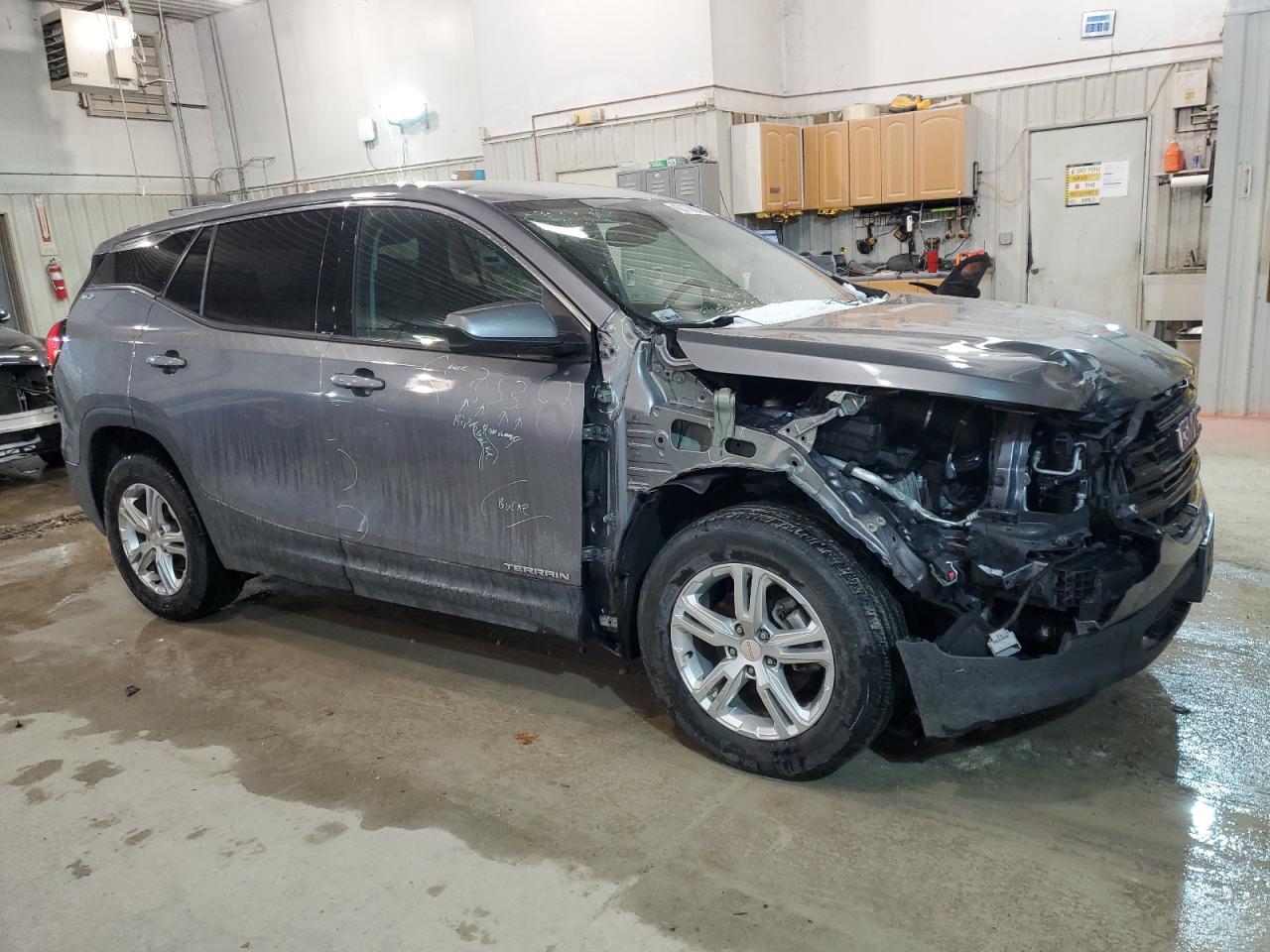 3GKALMEV2JL402943 2018 GMC Terrain Sle