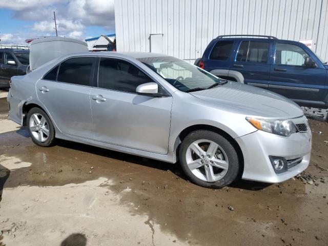  TOYOTA CAMRY 2013 Серебристый
