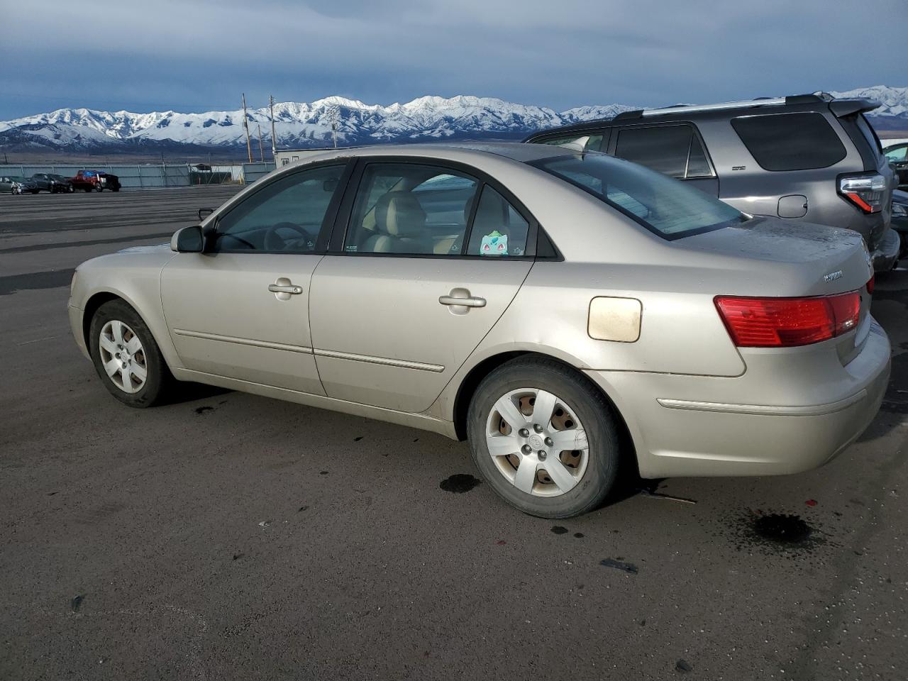 2009 Hyundai Sonata - Image 2