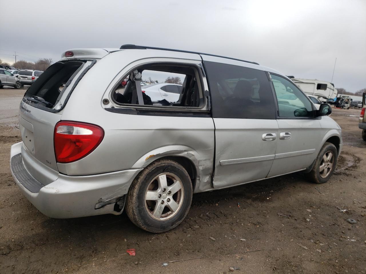 2005 Dodge Caravan - Image 3