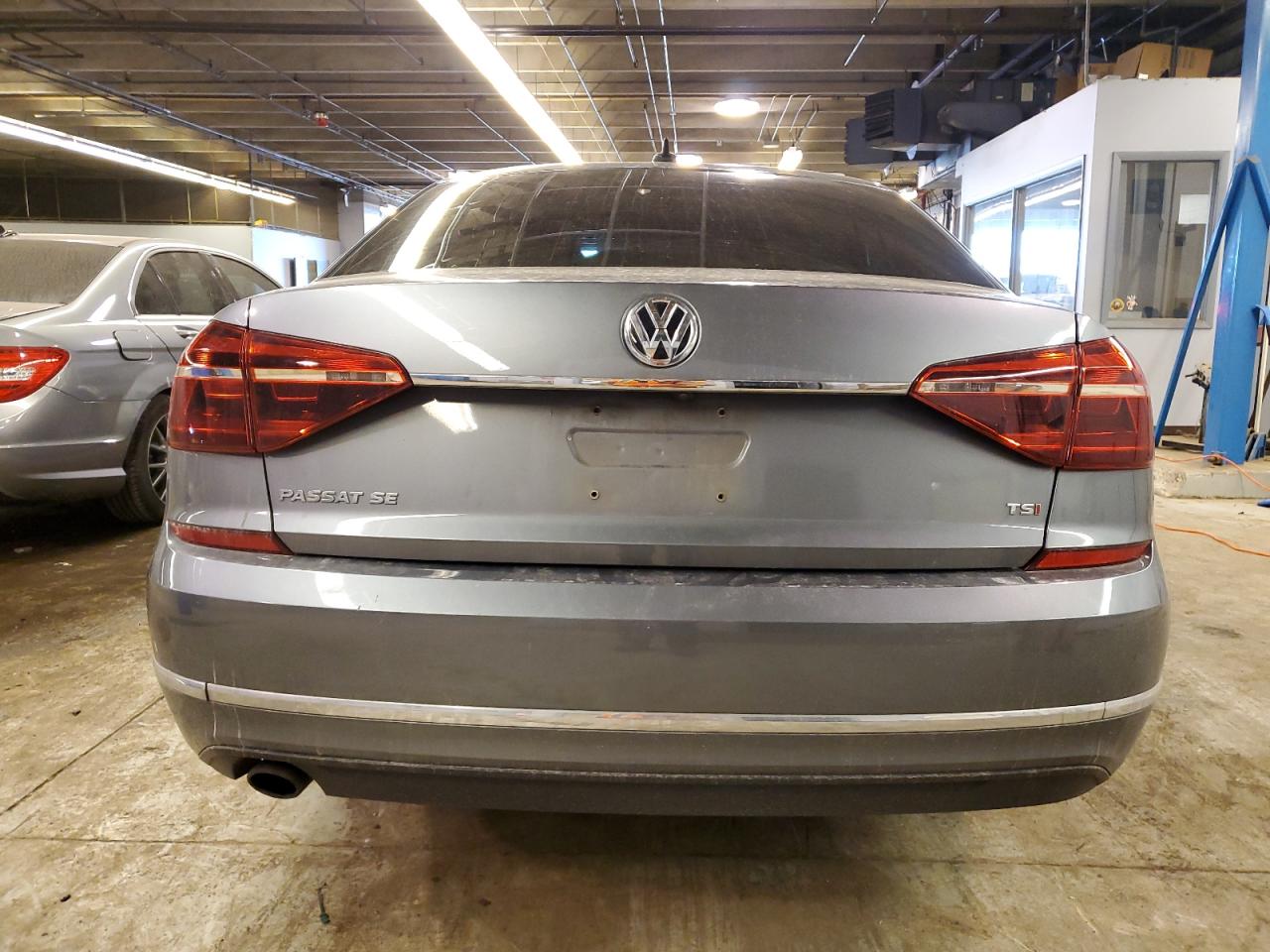 2017 Volkswagen Passat Se VIN: 1VWBT7A39HC008199 Lot: 42350314