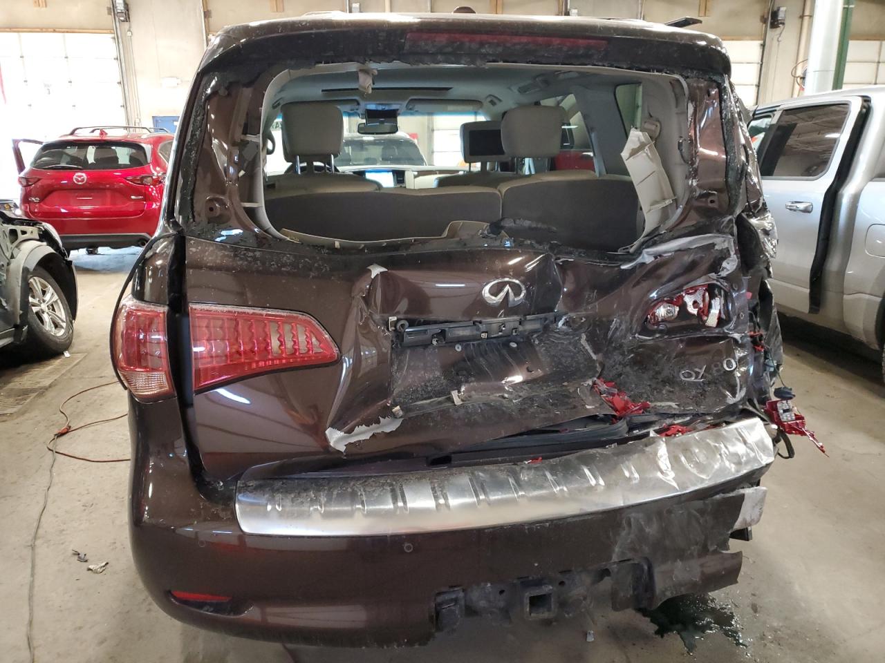 2017 Infiniti QX80 - Image 6