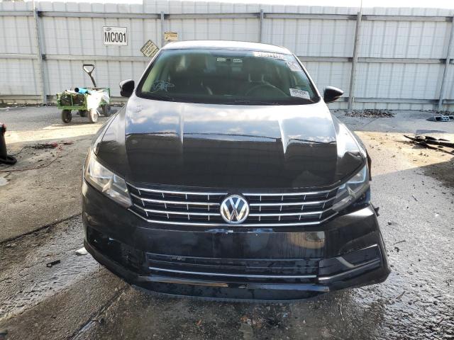 Sedans VOLKSWAGEN PASSAT 2016 Black