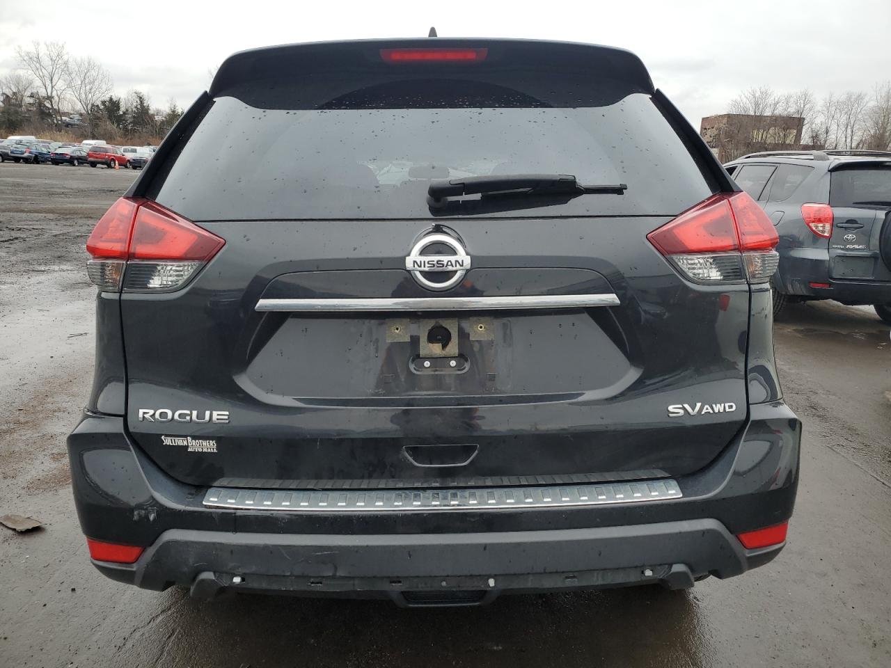 2017 Nissan Rogue S VIN: JN8AT2MV8HW027229 Lot: 41272024