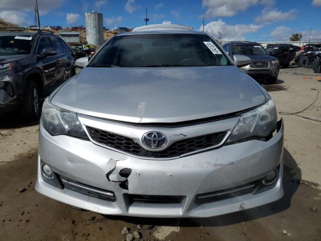  TOYOTA CAMRY 2013 Серебристый
