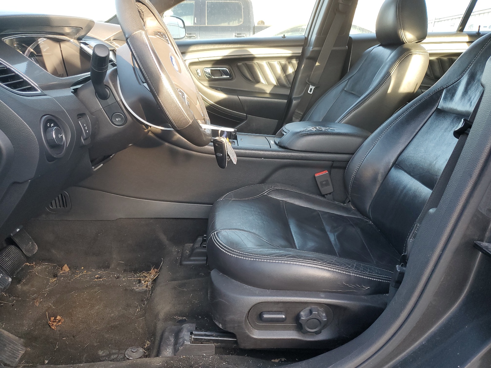 1FAHP2E86FG174850 2015 Ford Taurus Sel