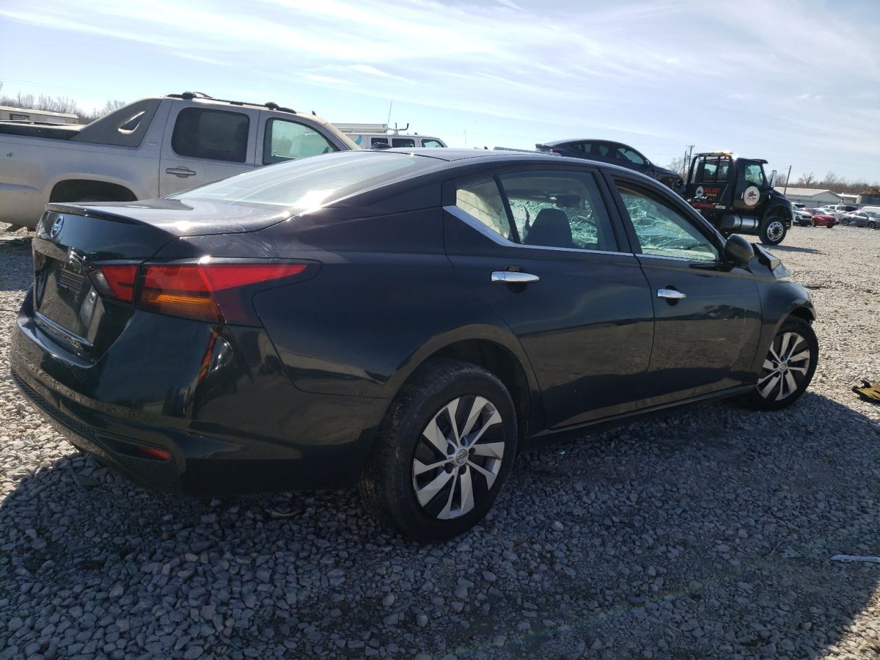 2019 Nissan Altima - Image 3