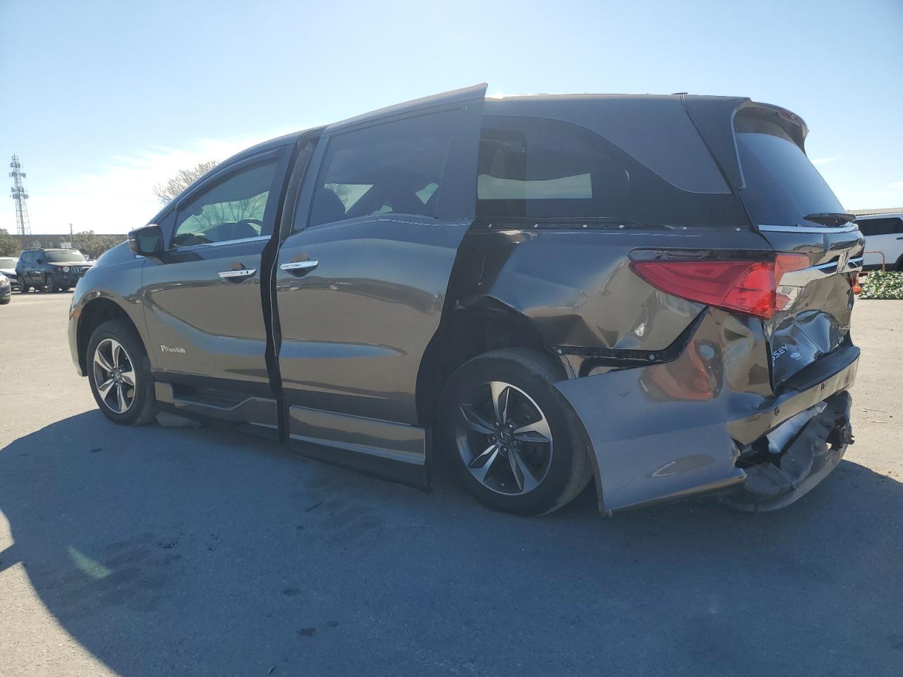 2019 Honda Odyssey - Image 2