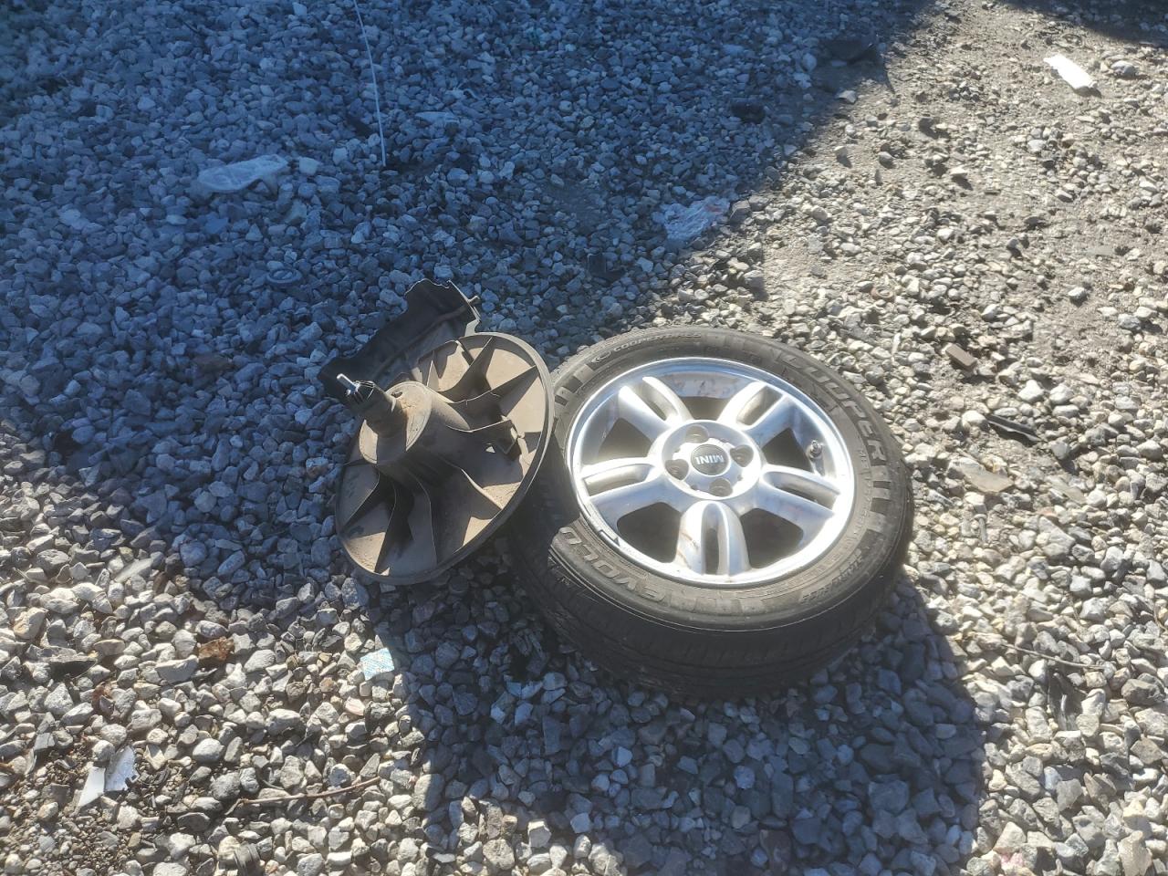 2013 Mini Cooper VIN: WMWSU3C53DT682153 Lot: 42428784