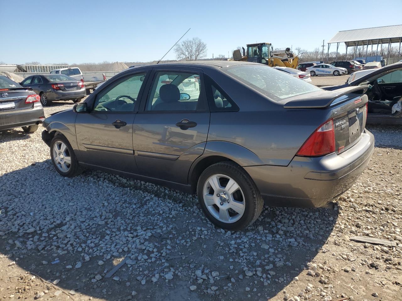 2005 Ford Focus Zx4 VIN: 1FAFP34N05W300273 Lot: 44596474