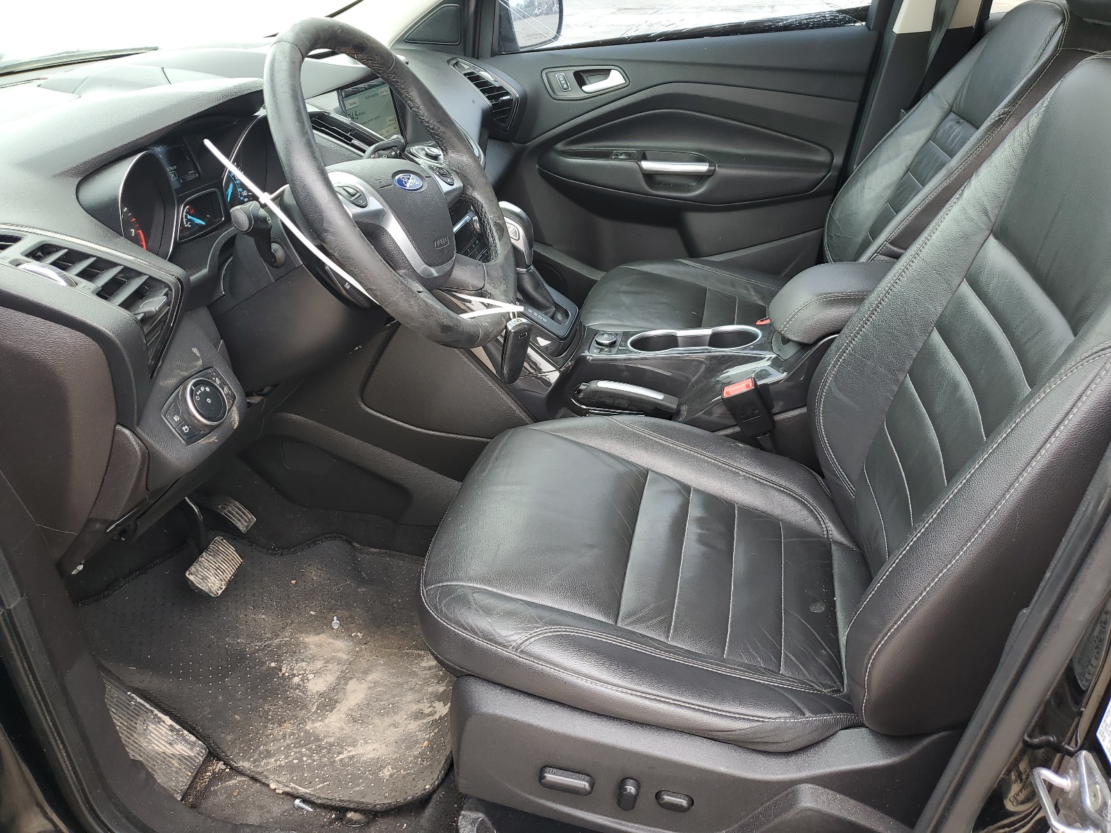 1FMCU0J9XGUC25538 2016 Ford Escape Titanium