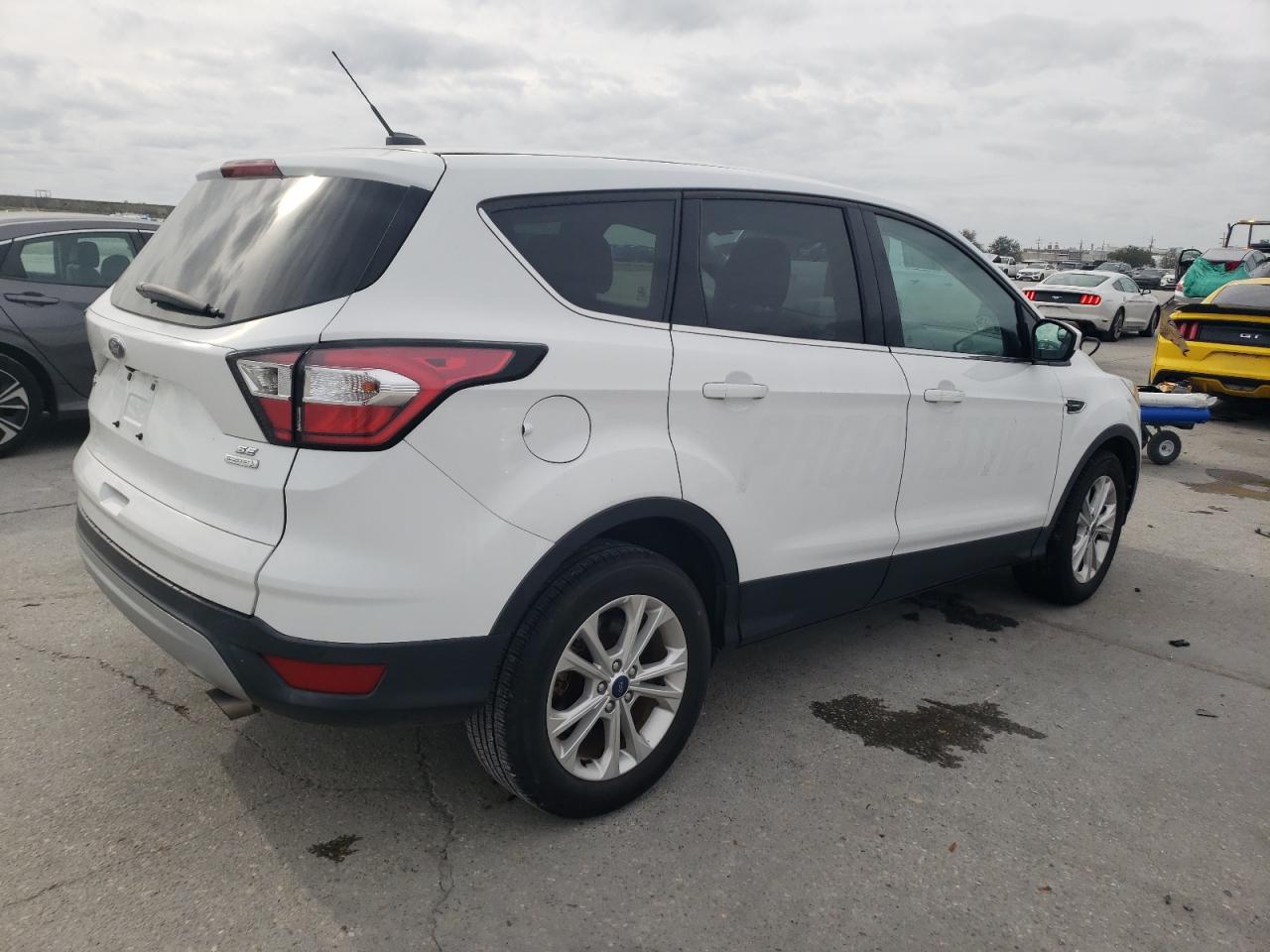 2017 Ford Escape Se VIN: 1FMCU0GD5HUD45437 Lot: 52277374