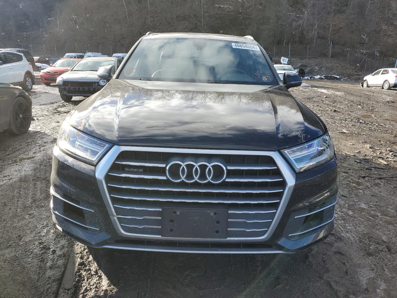 WA1AAAF72KD011499 2019 Audi Q7 Premium