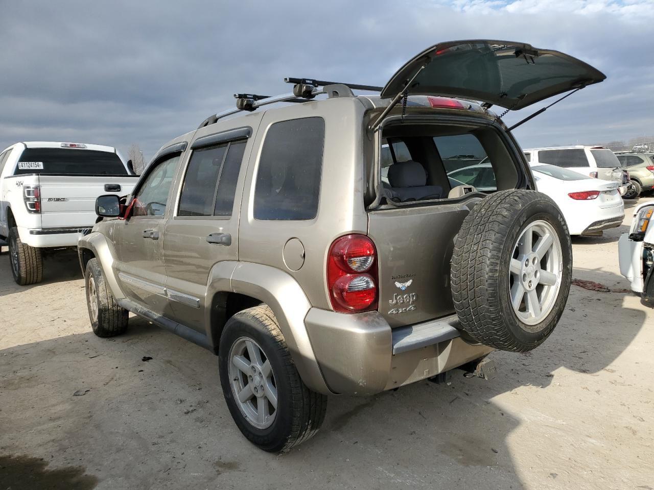 2005 Jeep Liberty Limited VIN: 1J4GL58K25W669233 Lot: 41781284