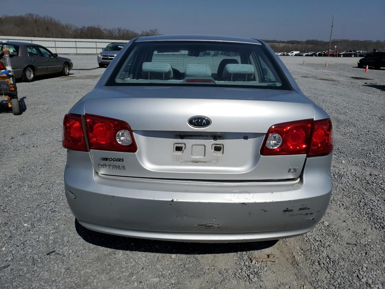 2008 Kia Optima Lx VIN: KNAGE123085221218 Lot: 44412344