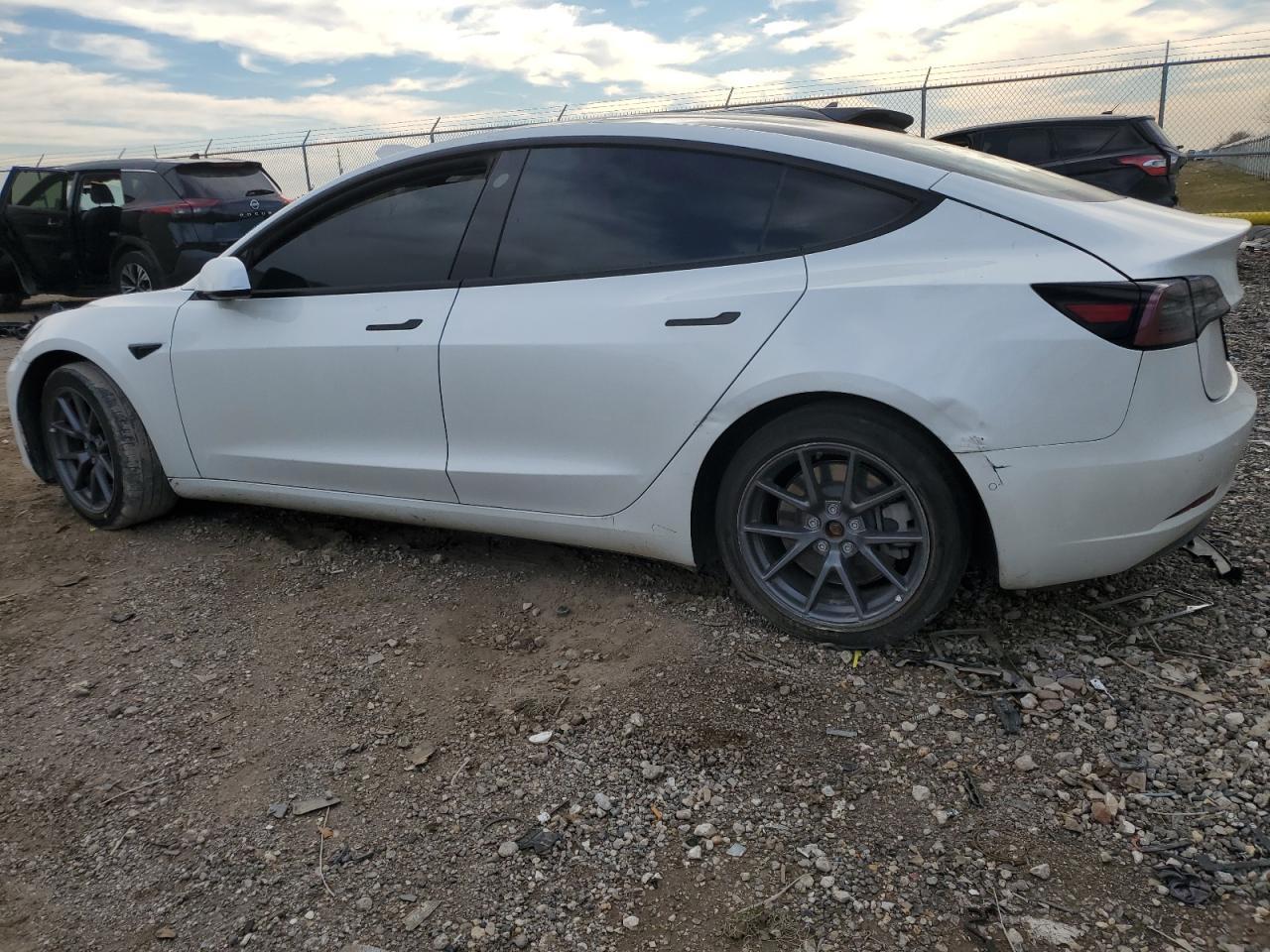 5YJ3E1EA6MF089697 2021 TESLA MODEL 3 - Image 2