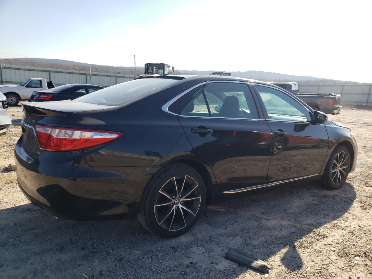 VIN 4T1BF1FK3GU263510 2016 TOYOTA CAMRY no.3