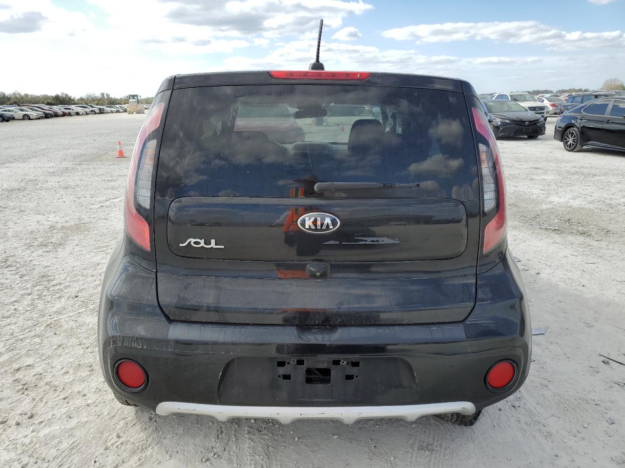 2018 Kia Soul + VIN: KNDJP3A54J7900789 Lot: 42209334