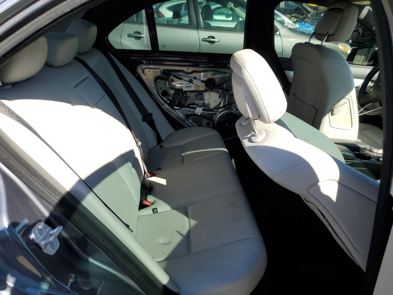 2011 Mercedes-Benz C 300 4Matic VIN: WDDGF8BB8BR148721 Lot: 42446344