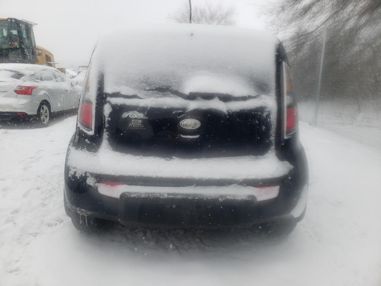 2011 Kia Soul + VIN: KNDJT2A23B7294978 Lot: 60500924