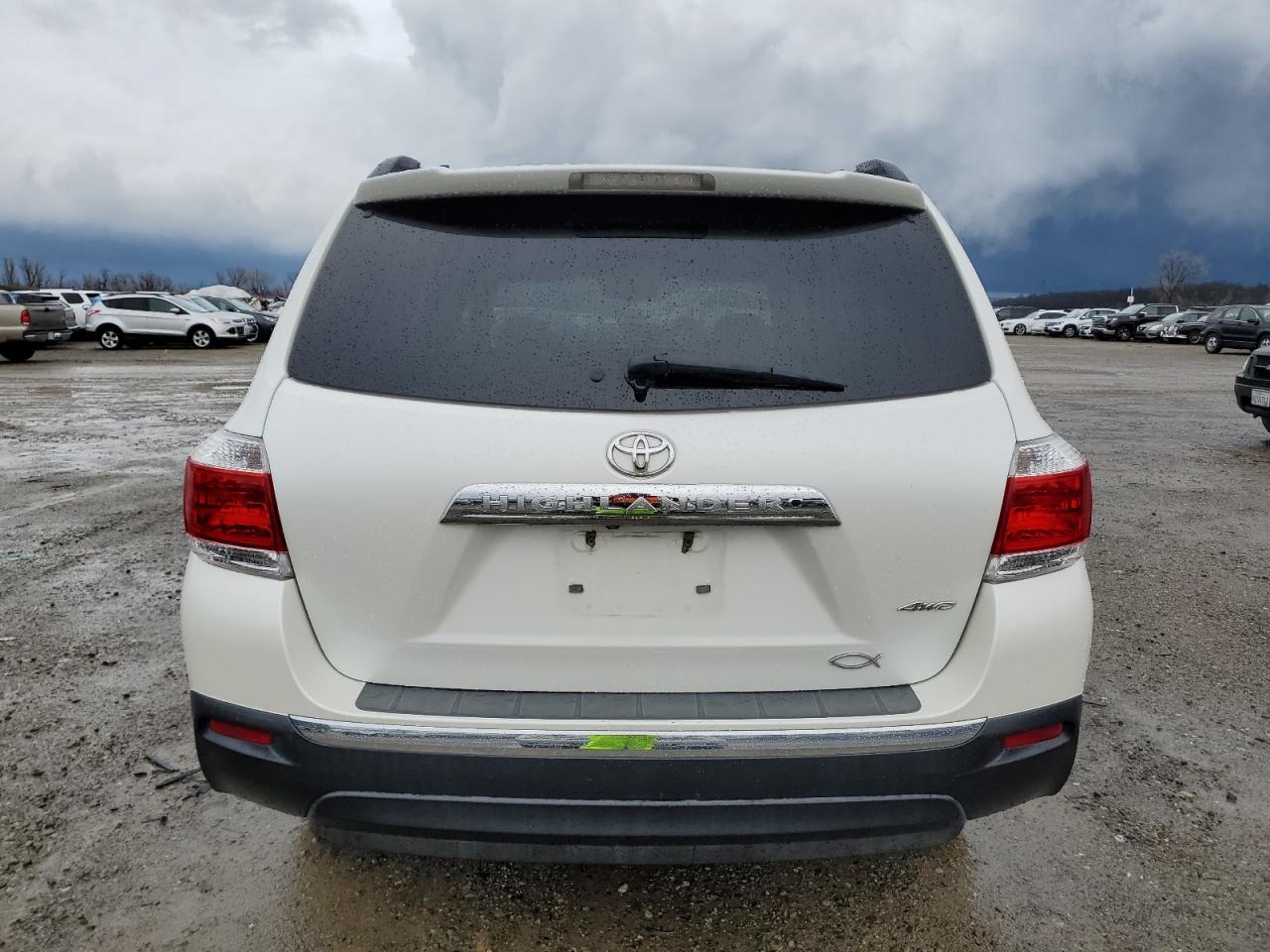 5TDBK3EH5DS218568 2013 Toyota Highlander Base