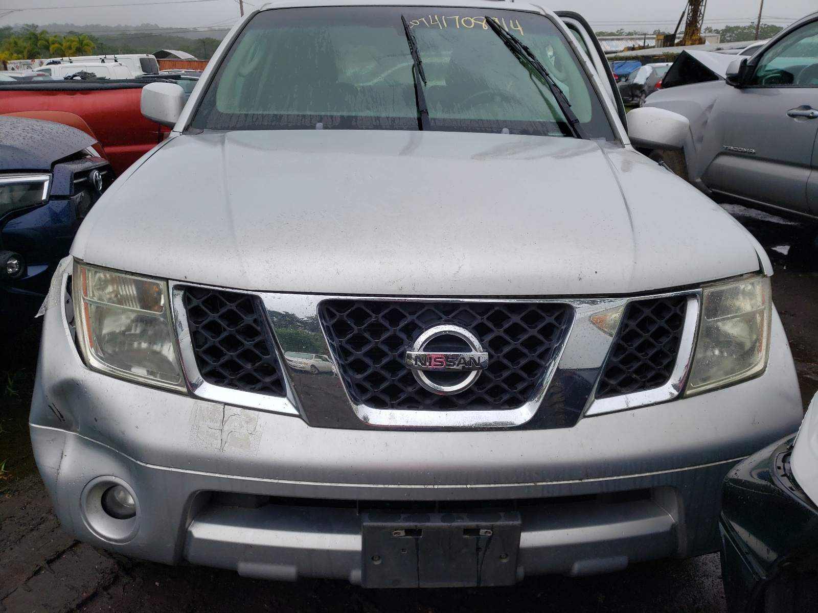 5N1AR18W85C704134 2005 Nissan Pathfinder Le