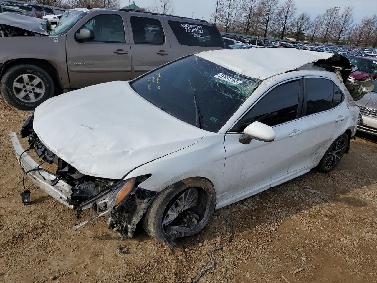 4T1B11HK6JU582208 2018 TOYOTA CAMRY - Image 1