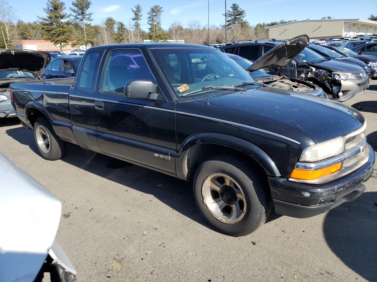 2000 Chevrolet S-10 Pickup - Image 4